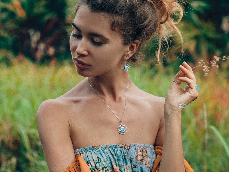 Sealed Elegance: Immerse Yourself in Turquoise Jewelry