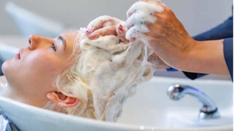 How Does Fragrance-Free Shampoo Benefit People with Eczema?