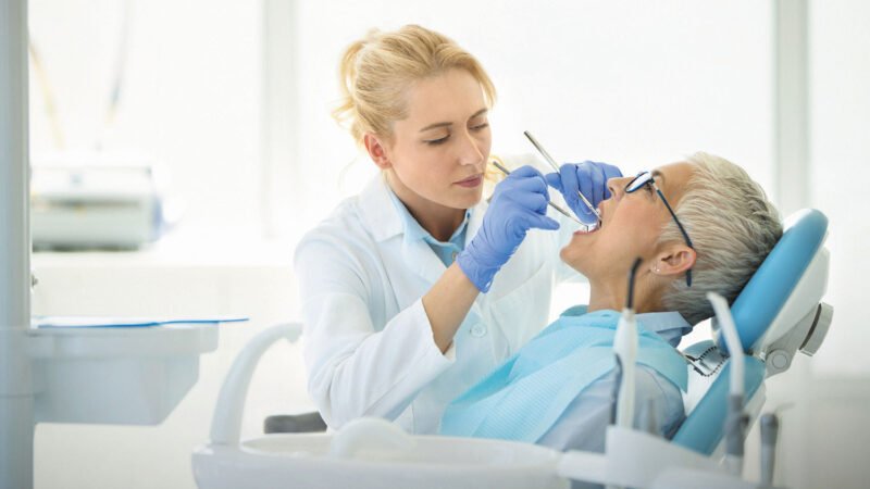 Emergency Dental Clinics in North York: What to Know Before You Go