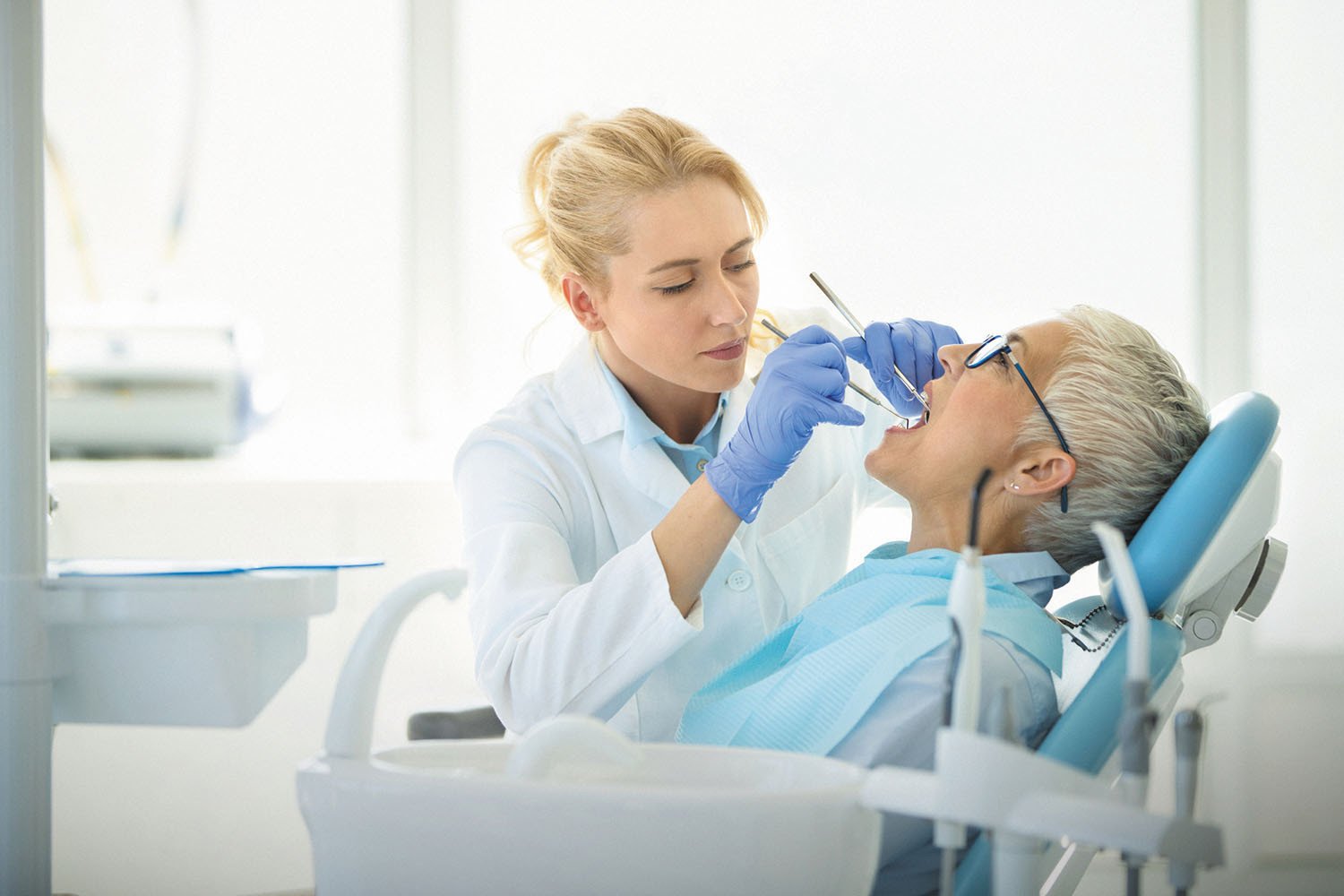 Emergency Dental Clinics in North York: What to Know Before You Go